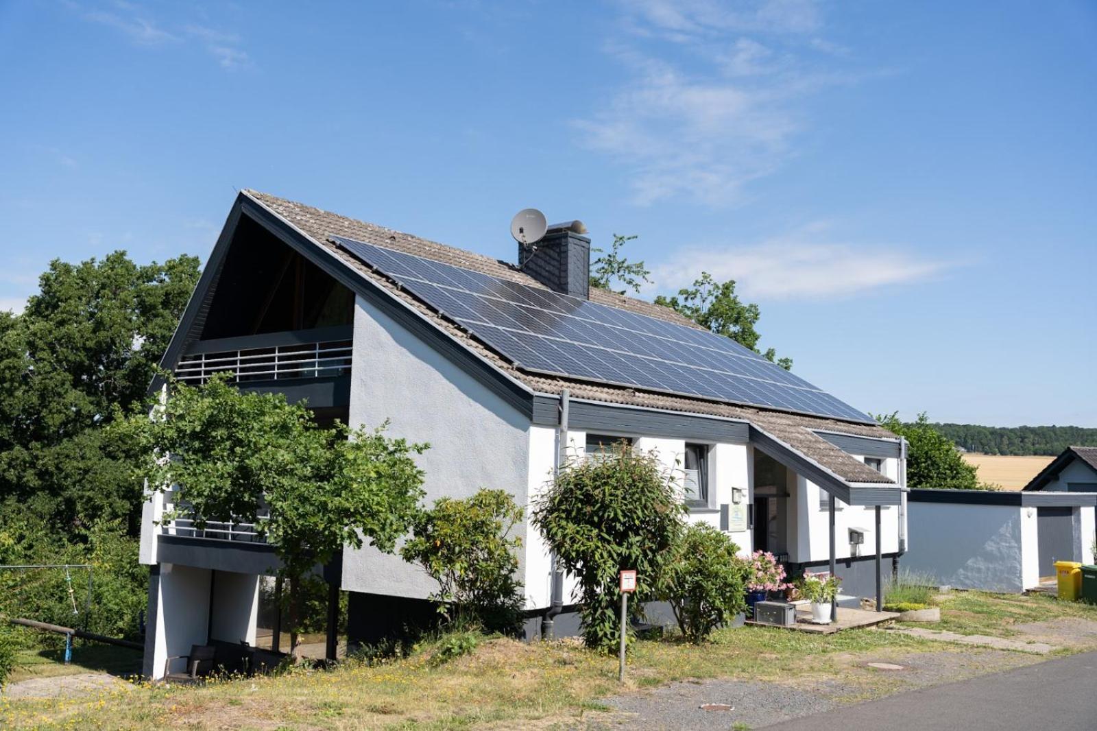 Ferienhaus Schoene Aussicht Ferienwohnung Rot Hemfurth-Edersee Εξωτερικό φωτογραφία
